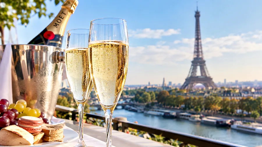 Degustazione di champagne nei migliori bar di Parigi